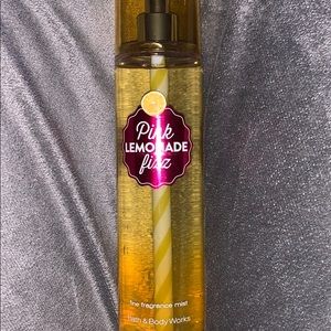Bath and body works pink lemonade fizz mist